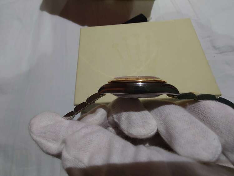 116523NR イエローシェル（高級時計）の商品画像 - 査定依頼日：2025年3月23日 - 最高査定価格：2,600,000円