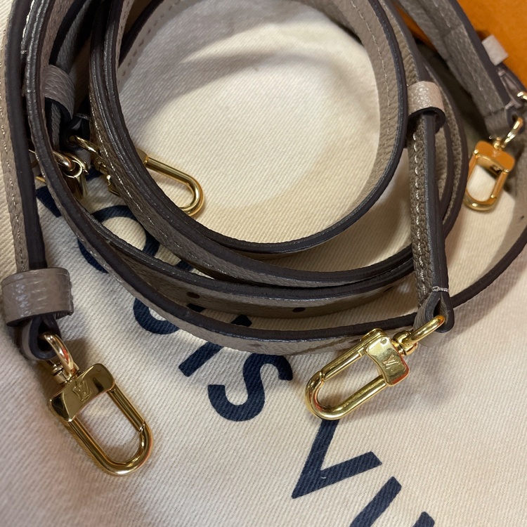 バックパック　アンプラント（ブランドバッグ）の商品画像 - 査定依頼日：2026年1月21日 - 最高査定価格：100,000円