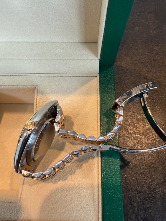 ロレックス デイトジャスト 126333（高級時計）の商品画像 - 査定依頼日：2025年12月13日 - 最高査定価格：2,700,000円