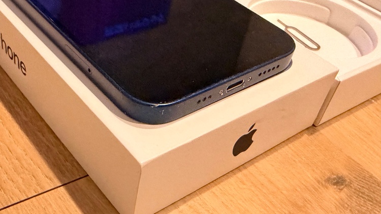 iPhone 12 128GB SIMフリー（スマホ）の商品画像 - 査定依頼日：2026年1月14日 - 最高査定価格：24,000円