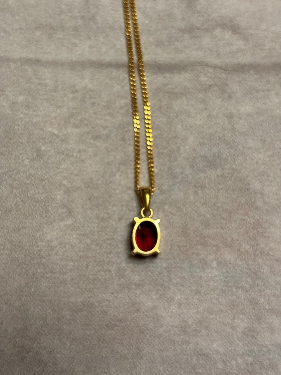 42cmチェーンのネックレス  トップはおそらくルビーで2.26の刻印あり。（金・貴金属）の商品画像 - 査定依頼日：2025年11月20日 - 最高査定価格：300,000円