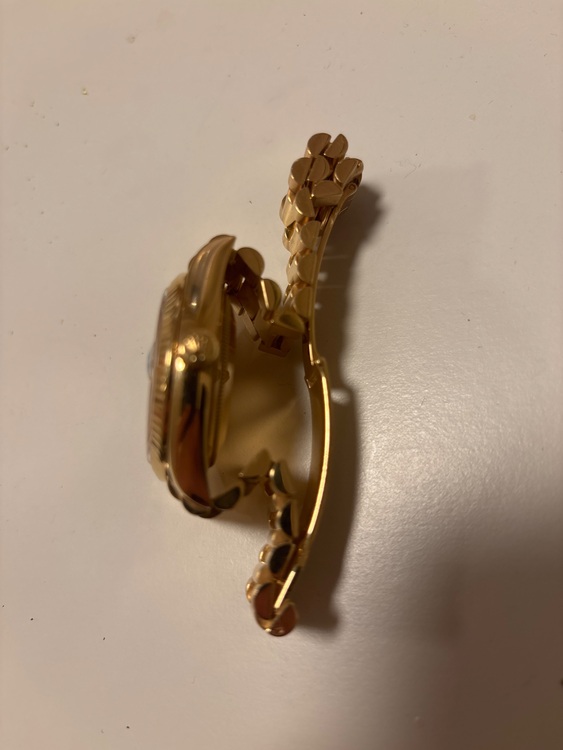 ロレックス デイデイト 128238（高級時計）の商品画像 - 査定依頼日：2025年6月10日 - 最高査定価格：4,500,000円