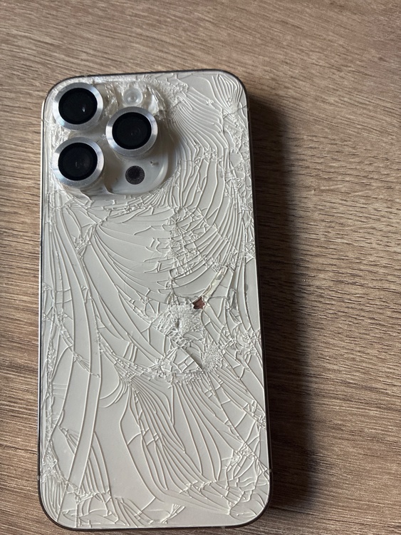 iPhone iPhone 14 Pro 128GB Softbank（スマホ）の商品画像 - 査定依頼日：2026年9月12日 - 最高査定価格：60,000円