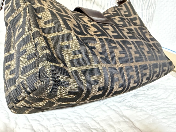 フェンディ  （ブランドバッグ）の商品画像 - 査定依頼日：2026年2月7日 - 最高査定価格：100,000円