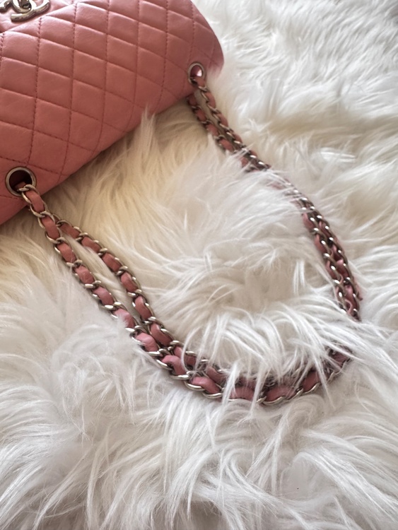 CHANEL マトラッセ25 ピンク　12番台（ブランドバッグ）の商品画像 - 査定依頼日：2026年10月7日 - 最高査定価格：800,000円