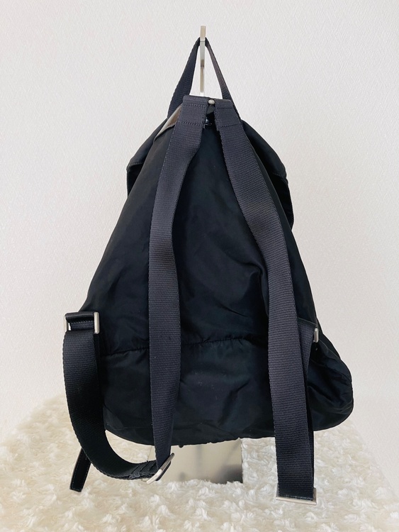 プラダ リュックサック（ブランドバッグ）の商品画像 - 査定依頼日：2026年9月22日 - 最高査定価格：15,000円