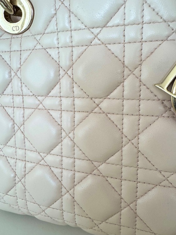 レディディオール（ブランドバッグ）の商品画像 - 査定依頼日：2025年9月5日 - 最高査定価格：40,000円