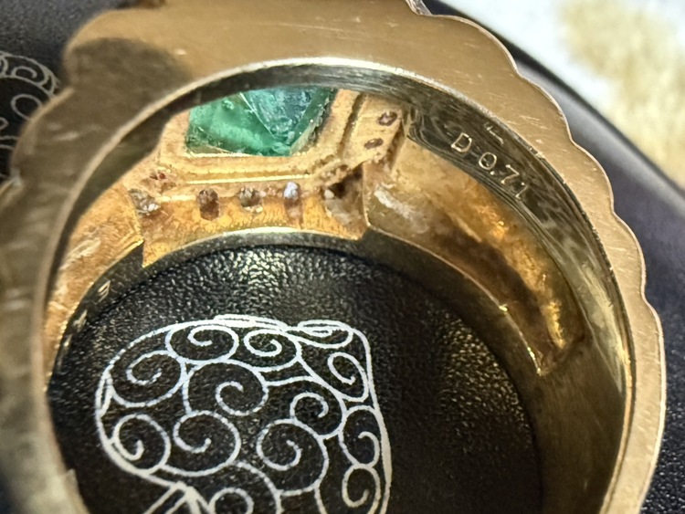 カルティエラブブレスとノーブランドk18とエメラルドリング（金・貴金属）の商品画像 - 査定依頼日：2026年4月2日 - 最高査定価格：2,000,000円