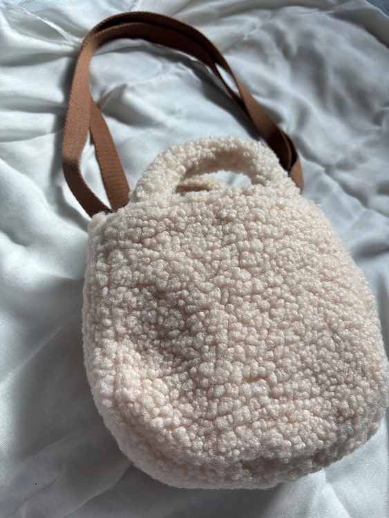 UGG バッグ（ブランドバッグ）の商品画像 - 査定依頼日：2025年12月17日 - 最高査定価格：10,000円