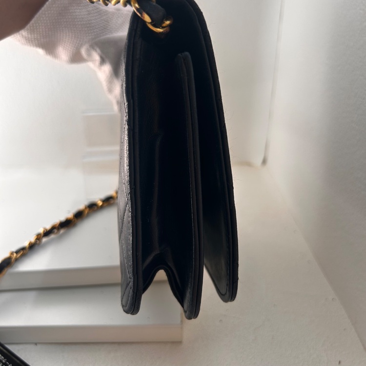 マトラッセ ラム プッシュロック a7766（ブランドバッグ）の商品画像 - 査定依頼日：2025年9月6日 - 最高査定価格：50,000円