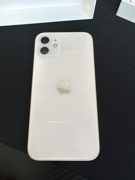 iPhone 12 64GB au（スマホ）の商品画像 - 査定依頼日：2026年4月10日 - 最高査定価格：24,000円