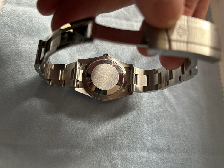 ロレックス パーペチュアル 12420（高級時計）の商品画像 - 査定依頼日：2025年1月23日 - 最高査定価格：750,000円