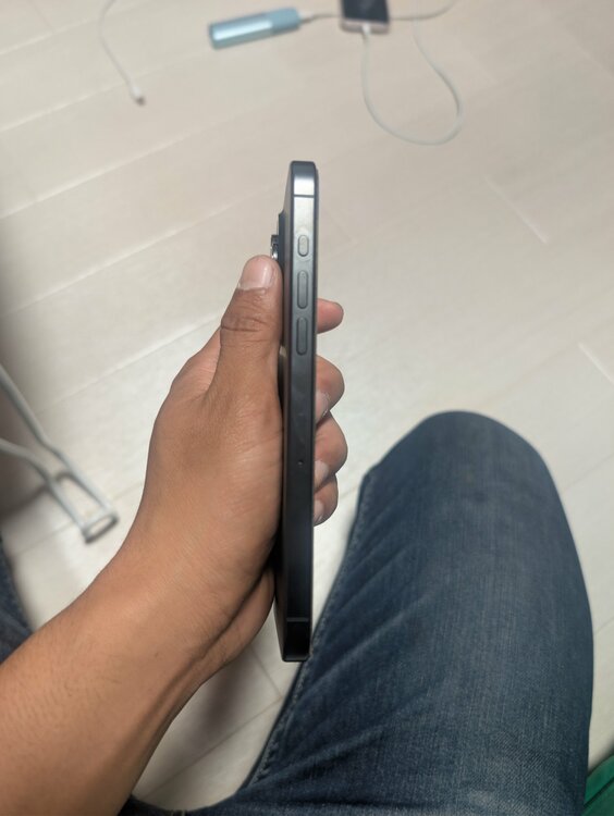 iPhone 15 Pro Max 256GB au（スマホ）の商品画像 - 査定依頼日：2025年12月29日 - 最高査定価格：99,000円