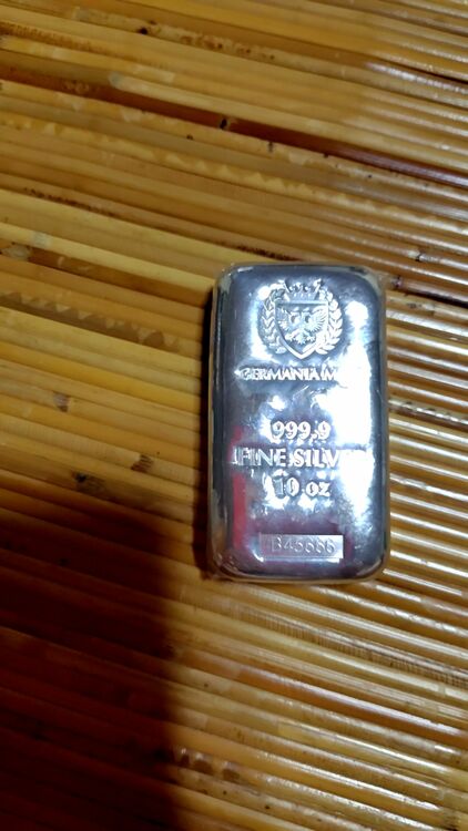 ポーランド ジャーマニア・ミント製 シルバーバー 99.99% （金・貴金属）の商品画像 - 査定依頼日：2025年9月13日 - 最高査定価格：58,468円