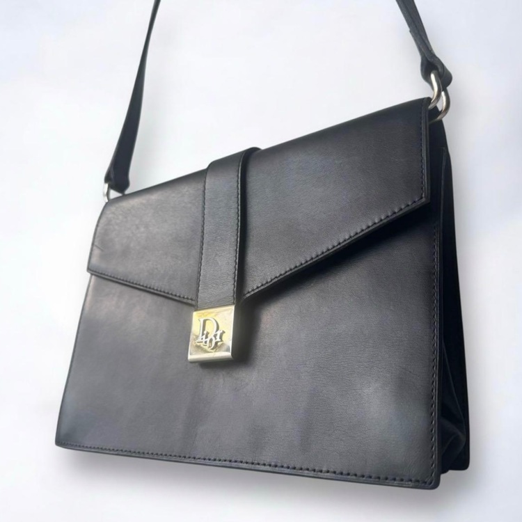 ショルダーバッグ（ブランドバッグ）の商品画像 - 査定依頼日：2025年9月29日 - 最高査定価格：20,000円