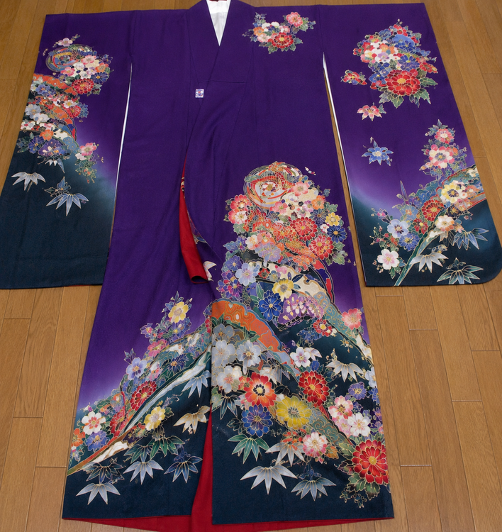 オーダーメイド振袖です。落款入り京紅型作家物の正絹振袖で、宮崎良次氏の作品と聞い（着物）の商品画像 - 査定依頼日：2026年7月14日 - 最高査定価格：100,000円