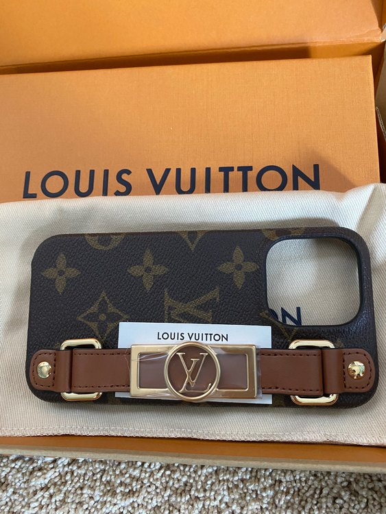 iPhoneバンパードーフィーヌ13pro（ブランドバッグ）の商品画像 - 査定依頼日：2022年9月28日