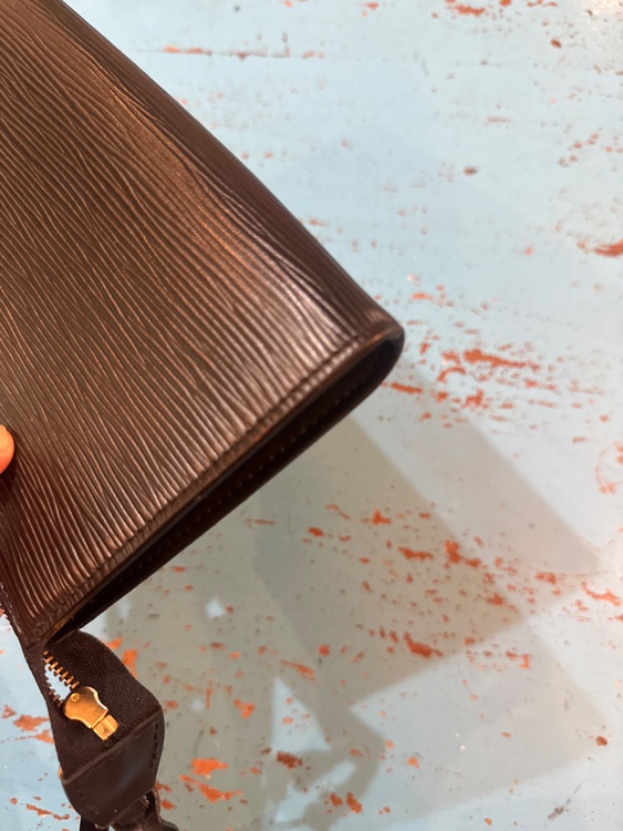 ルイヴィトン エピ （ブランドバッグ）の商品画像 - 査定依頼日：2025年9月15日 - 最高査定価格：40,000円