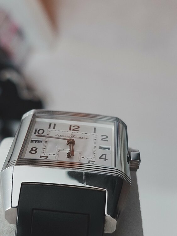 レベルソ スクアドラ ホームタイム 230.8.77 （高級時計）の商品画像 - 査定依頼日：2026年2月22日 - 最高査定価格：650,000円