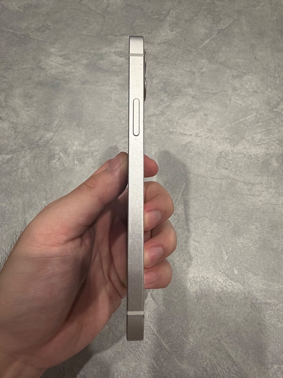 iPhone iPhone 12 64GB SIMフリー（スマホ）の商品画像 - 査定依頼日：2026年7月28日 - 最高査定価格：20,000円