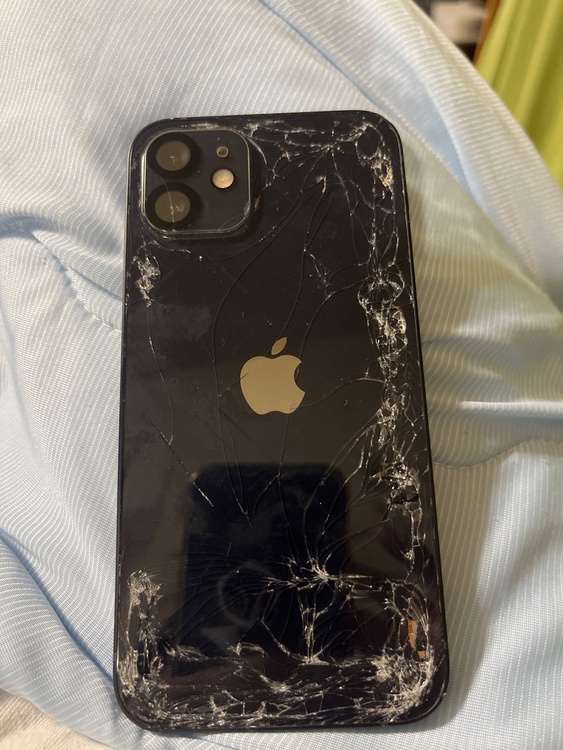iPhone iPhone 12 128GB Softbank（スマホ）の商品画像 - 査定依頼日：2026年8月3日 - 最高査定価格：14,000円