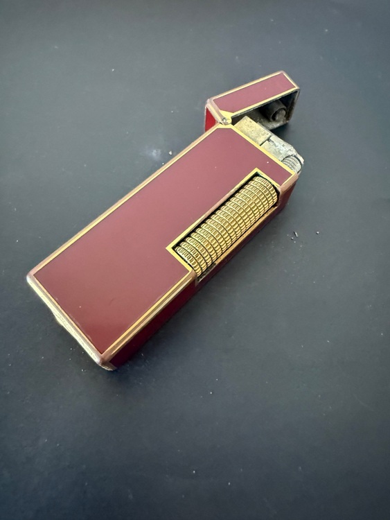 dunhillライター（喫煙具）の商品画像 - 査定依頼日：2025年9月7日 - 最高査定価格：3,000円