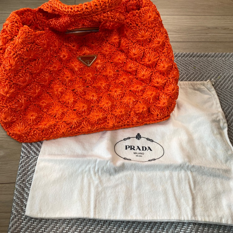 PRADA 編み込みバッグ（ブランドバッグ）の商品画像 - 査定依頼日：2025年8月30日 - 最高査定価格：50,000円