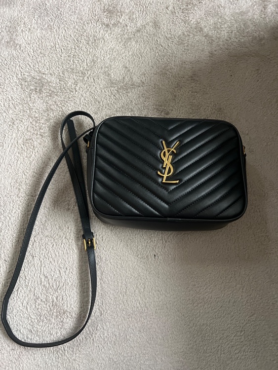 イブサンローラン  （ブランドバッグ）の商品画像 - 査定依頼日：2026年4月15日 - 最高査定価格：150,000円