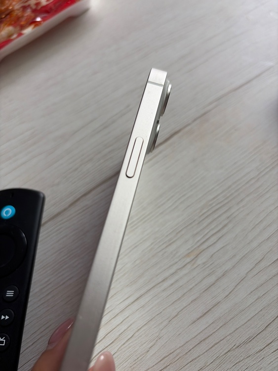 iPhone iPhone 14 128GB SIMフリー（スマホ）の商品画像 - 査定依頼日：2026年9月18日 - 最高査定価格：43,500円
