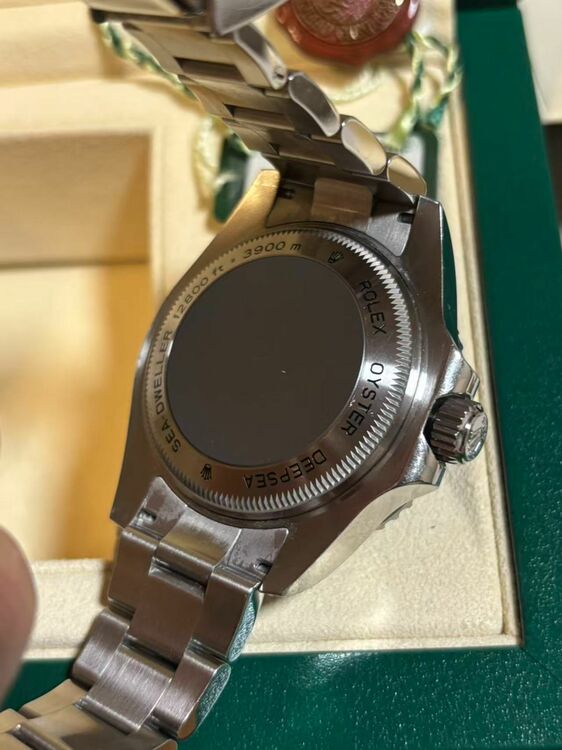 ロレックス シードゥエラー 1116660（高級時計）の商品画像 - 査定依頼日：2025年9月22日 - 最高査定価格：1,700,000円