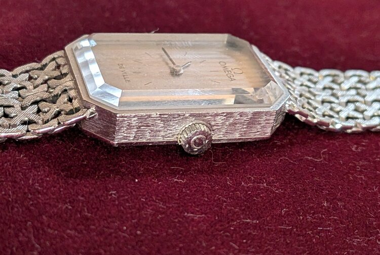 デヴィル（高級時計）の商品画像 - 査定依頼日：2026年1月1日 - 最高査定価格：750,000円