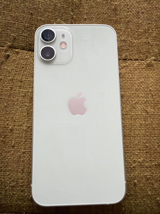 iPhone iPhone 12 mini 64GB SIMフリー（スマホ）の商品画像 - 査定依頼日：2026年10月6日 - 最高査定価格：14,000円