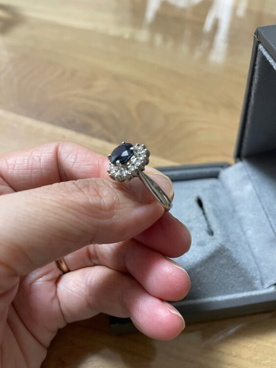 サファイア指輪（宝石）の商品画像 - 査定依頼日：2025年3月11日 - 最高査定価格：65,000円