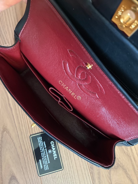 マトラッセ クラシック ダブルフラップ チェーンショルダーバッグ（ブランドバッグ）の商品画像 - 査定依頼日：2026年10月10日 - 最高査定価格：520,000円