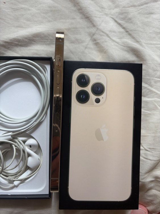 iPhone iPhone 13 Pro 128GB au（スマホ）の商品画像 - 査定依頼日：2026年7月11日 - 最高査定価格：44,500円