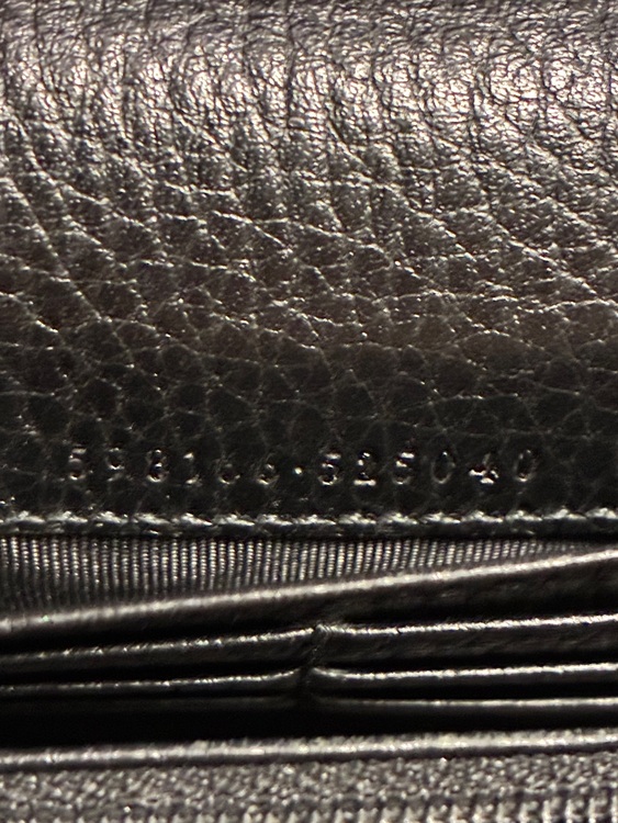 グッチインターロッキングG長財布（ブランド財布・小物）の商品画像 - 査定依頼日：2025年9月30日 - 最高査定価格：8,000円