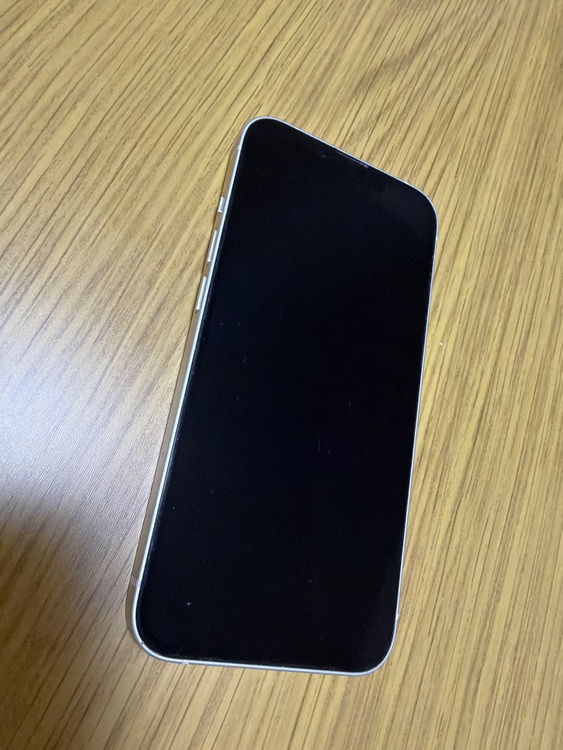 iPhone 13 128GB au（スマホ）の商品画像 - 査定依頼日：2026年2月25日 - 最高査定価格：28,000円