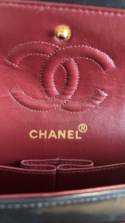 Wフラップチェーンショルダー（ブランドバッグ）の商品画像 - 査定依頼日：2026年3月21日 - 最高査定価格：700,000円