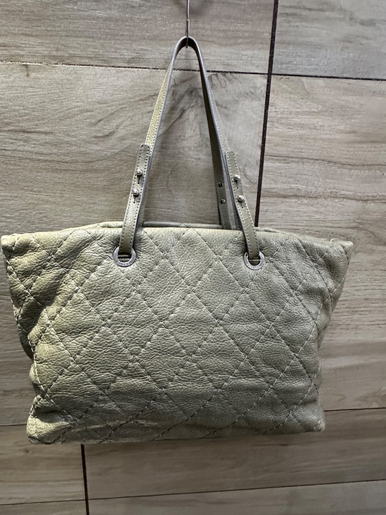 CHANEL オンザロード（ブランドバッグ）の商品画像 - 査定依頼日：2026年3月30日 - 最高査定価格：170,000円