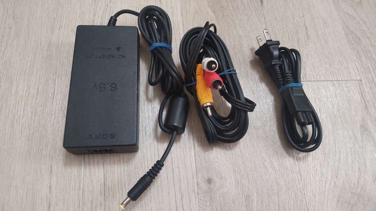 PS2本体　ピンク（ゲーム機本体・ゲームソフト）の商品画像 - 査定依頼日：2022年8月16日 - 最高査定価格：4,500円