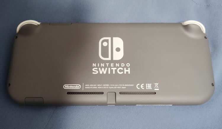 Nintendo Switch Lite　Gray（ゲーム機本体・ゲームソフト）の商品画像 - 査定依頼日：2025年6月14日 - 最高査定価格：5,000円
