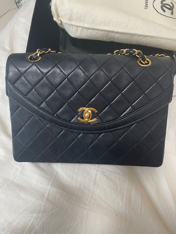 ヴィンテージダイアナフラップバッグ？（ブランドバッグ）の商品画像 - 査定依頼日：2025年12月1日 - 最高査定価格：450,000円