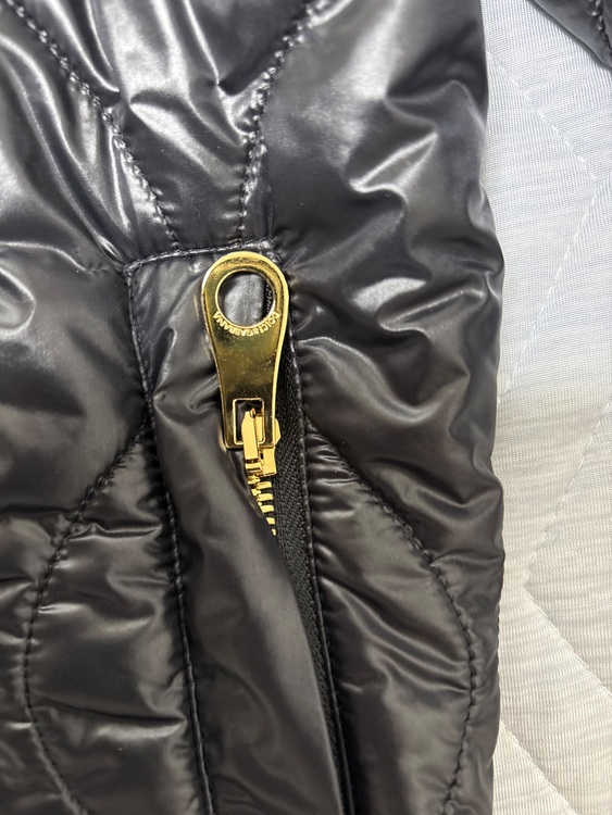 ブルゾン　黒（古着・ファッション）の商品画像 - 査定依頼日：2025年9月23日 - 最高査定価格：10,000円