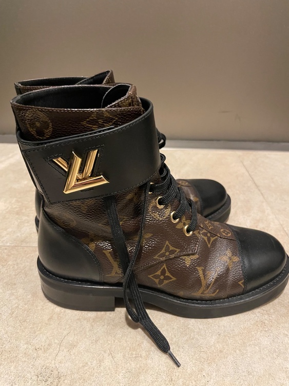 レディースブーツ（古着・ファッション）の商品画像 - 査定依頼日：2026年3月17日 - 最高査定価格：16,000円