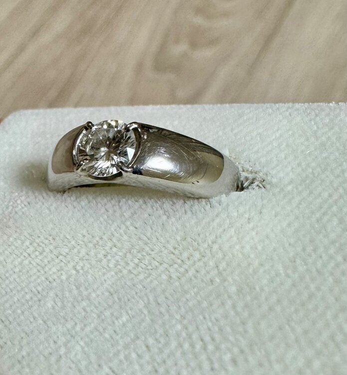 プラチナダイヤモンドリング（宝石）の商品画像 - 査定依頼日：2025年5月18日 - 最高査定価格：200,000円