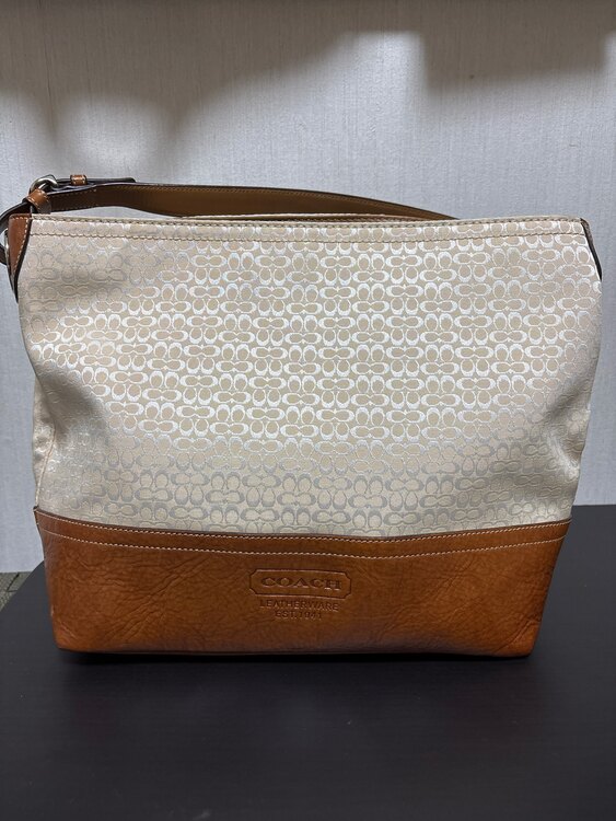 その他 コーチ （ブランドバッグ）の商品画像 - 査定依頼日：2025年2月24日 - 最高査定価格：3,000円