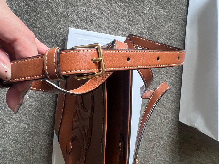 セリーヌ  （ブランドバッグ）の商品画像 - 査定依頼日：2025年11月24日 - 最高査定価格：200,000円