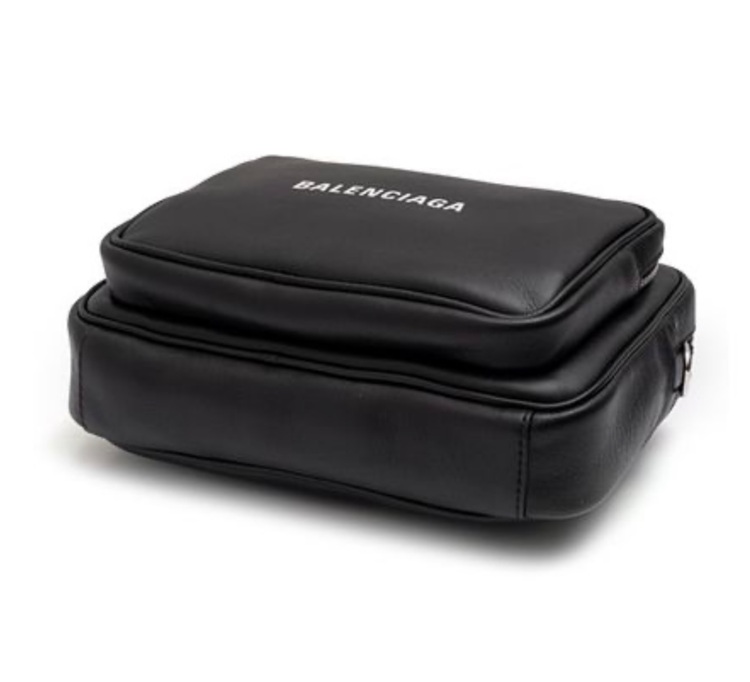 バレンシアガ  （ブランドバッグ）の商品画像 - 査定依頼日：2025年11月13日 - 最高査定価格：60,000円