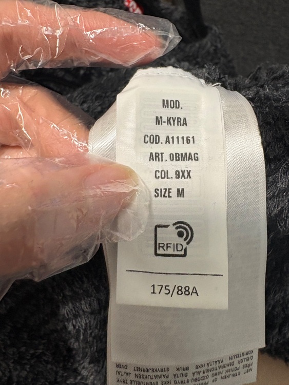 M-KYRA　型番A11161-0BMAG Mサイズ（古着・ファッション）の商品画像 - 査定依頼日：2025年8月12日 - 最高査定価格：100,000円