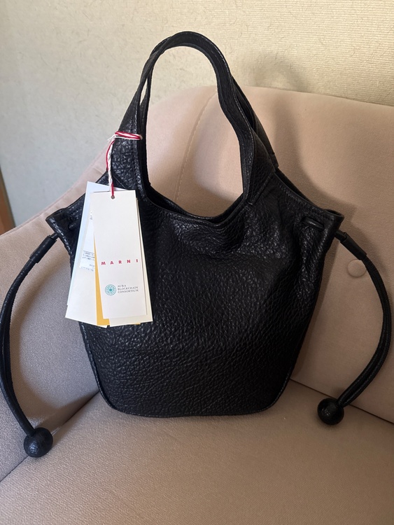 MARNI /Trunkaroo ソフトスモールトートバッグ /SBMP0272U0P803300N99（ブランドバッグ）の商品画像 - 査定依頼日：2026年7月9日 - 最高査定価格：4,000円